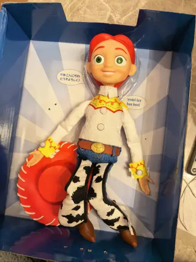 非常满意的一次购物，一共是买了三个多美卡的发声玩具人偶，都还是非常新的一个状态，感谢挖煤姬让国内也能买到这么好玩的玩具
