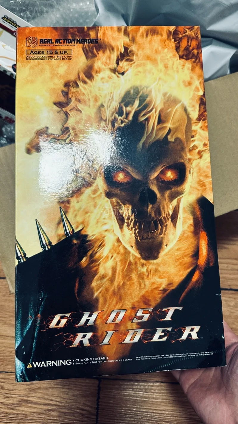 
日淘收货双份快乐！恶灵骑士RAH老款依旧能打，包装质感厚重，人偶细节精致；假面骑士套装配件齐全，还原度超高。日淘包装严实无破损，物流时效快，玩具品相完美，收藏党闭眼冲，绝对物超所值！

