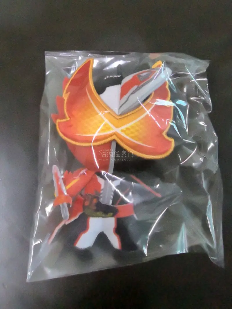 快递其实到了有一段时间了，发的还挺快的，十天出头就到手了，工作耽搁了一直没拆，快递包裹的很严实，里面的物品也没有损坏，每次都能淘到一些国内买不到的假面骑士的谷子