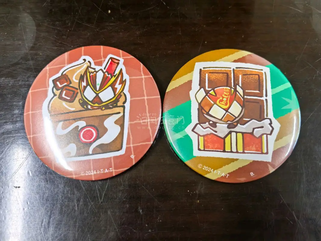 快递其实到了有一段时间了，发的还挺快的，十天出头就到手了，工作耽搁了一直没拆，快递包裹的很严实，里面的物品也没有损坏，每次都能淘到一些国内买不到的假面骑士的谷子