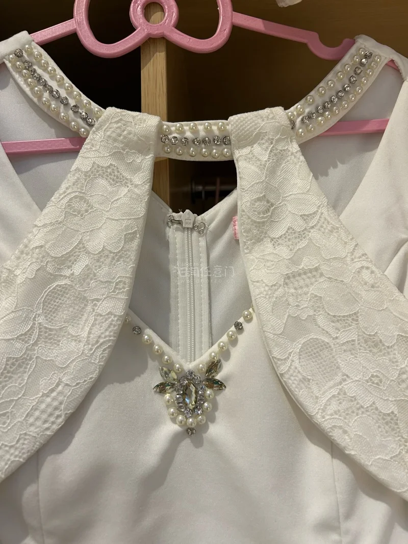 首次使用挖煤姬购物，整个过程体验感很好，到货很惊喜哈哈，衣服很精美，比期待中还要美，很愉快的一次购物体验，可以看到自己中意的东西漂洋过海来到手里，很有满足感～