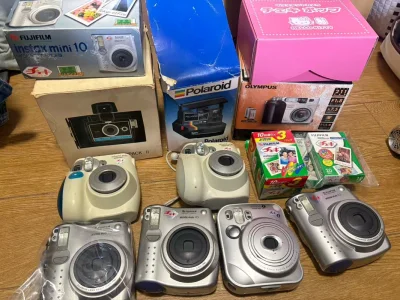 第一次在挖煤姬淘东西，淘到的东西都很喜欢。快递拿回来包装的很好，也没有少东西，所有物品都被包装的很好，没有磕坏损坏。第一次的购物体验非常好。#拍立得