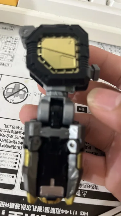 东西行好，色泽很艳丽，很新。第二次在挖煤姬购，操作还是挺方便的，对于海淘确实一个好平台，运输时间上也不算太长