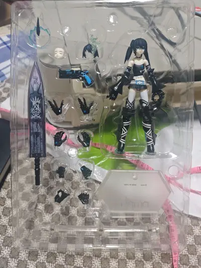 Figma这款皇冠黑岩手办质感与还原度都相当出色，整体造型高度贴合《BLACK★ROCK SHOOTER DAWN FALL》中的形象，全高约14公分，比例精致耐看。素体可动性优秀，搭载figma独创关节，腰胯处的上拉关节设计灵活，能轻松摆出多种战斗姿态。配件丰富，...Figma这款皇冠黑岩手办质感与还原度都相当出色，整体造型高度贴合《BLACK★ROCK SHOOTER DAWN FALL》中的形象，全高约14公分，比例精致耐看。素体可动性优秀，搭载figma独创关节，腰胯处的上拉关节设计灵活，能轻松