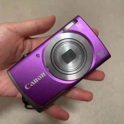 《挖煤姬踏春好物分享》
终于在挖煤姬入手心心念念的佳能A3500
收到直接惊喜！标注99新真的毫无虚标
机身干净无划痕，功能一切正常
CCD复古滤镜直出氛围感拉满
正好当作送给自己的春日礼物
踏春出游带着它随手拍都超好看
带上喜欢的玩偶和小周边一起合影
每一帧都是温...《挖煤姬踏春好物分享》
终于在挖煤姬入手心心念念的佳能A3500
收到直接惊喜！标注99新真的毫无虚标
机身干净无划痕，功能一切正常
CCD复古滤镜直出氛围感拉满
正好当作送给自己的春日礼物
踏春出游带着它随手拍都超好看
带上喜欢的玩偶和