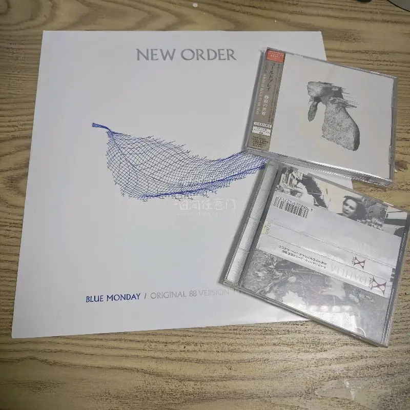 今天我要和大家分享一次超棒的开箱体验,是通过挖煤姬转运回来的包裹！它家服务好、速度快，每次都能让我安心等待宝贝们到家。这次使用了挖煤姬的加固服务，里面填充了好多防撞的气泡垫，打包技术非常好，把我的宝贝们保护得好好的。这张酷玩的cd我之前找了好久都没买到，终于通过挖煤...今天我要和大家分享一次超棒的开箱体验,是通过挖煤姬转运回来的包裹！它家服务好、速度快，每次都能让我安心等待宝贝们到家。这次使用了挖煤姬的加固服务，里面填充了好多防撞的气泡垫，打包技术非常好，把我的宝贝们保护得好好的。这张酷玩的cd我之前找