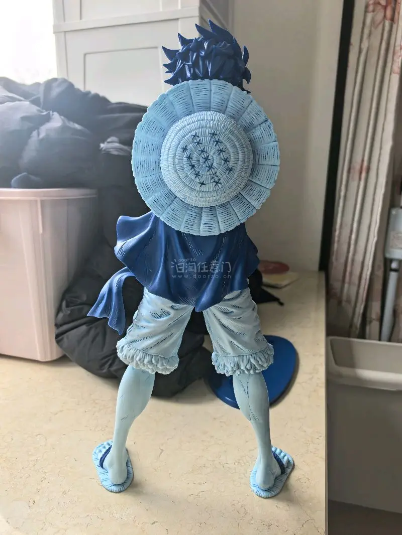 这个大路飞又大又重，蓝色也有不同的潮流风格，当然彩色的那款是最棒的。这款性价比很高，是所有路飞手办里我最喜欢的一款，同时挖煤姬也给了我买到它的机会，以后我还会继续支持，谢谢。




