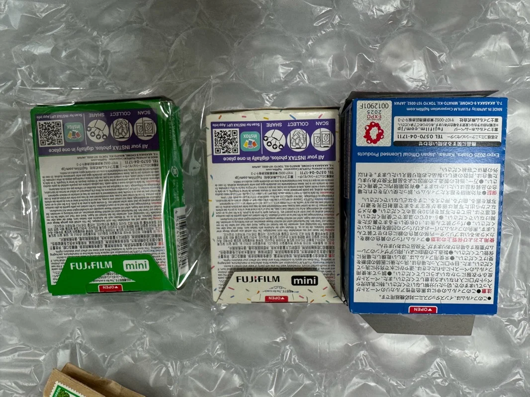 ✨富士instax mini相纸太绝了！大阪世博会限定款颜值拉满，糖针款清新可爱，成像清晰细腻、色彩饱满，出片氛围感直接拉满，海淘入手超划算，拍立得爱好者必冲！