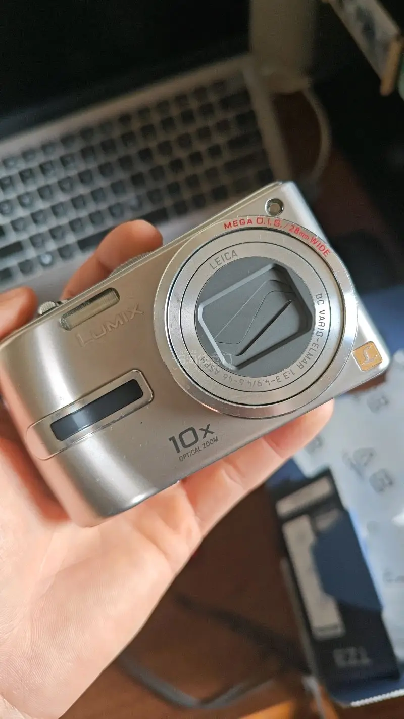 第二次下单挖煤机的海淘ccd相机了，这次淘的超级漂亮。而且还没有什么磨损，物流方面选择了海运，听说要很长时间，但是到我手上也就一个月。特别的惊喜好用。