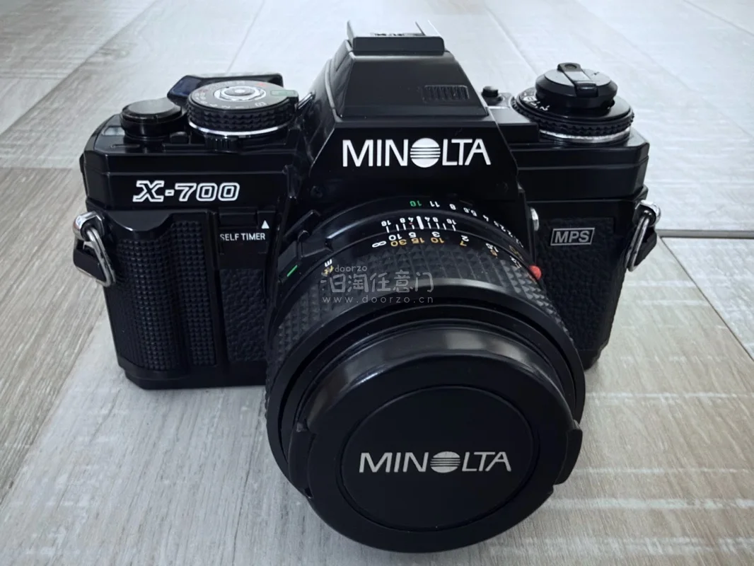 最近在挖煤姬淘了两台经典胶片机——美能达X700和宾得MX，到手后真的很满意！

X700是当年热门手动单反，程序曝光的P档对新手友好，取景器明亮，对焦轻松。搭配MD 50mm f/1.4镜头，出片色彩浓郁，胶片味十足。

而宾得MX更让人惊喜！机身非常小巧轻便，全...最近在挖煤姬淘了两台经典胶片机——美能达X700和宾得MX，到手后真的很满意！ X700是当年热门手动单反，程序曝光的P档对新手友好，取景器明亮，对焦轻松。搭配MD 50mm f/1.4镜头，出片色彩浓郁，胶片味十足。 而宾得MX更让人惊