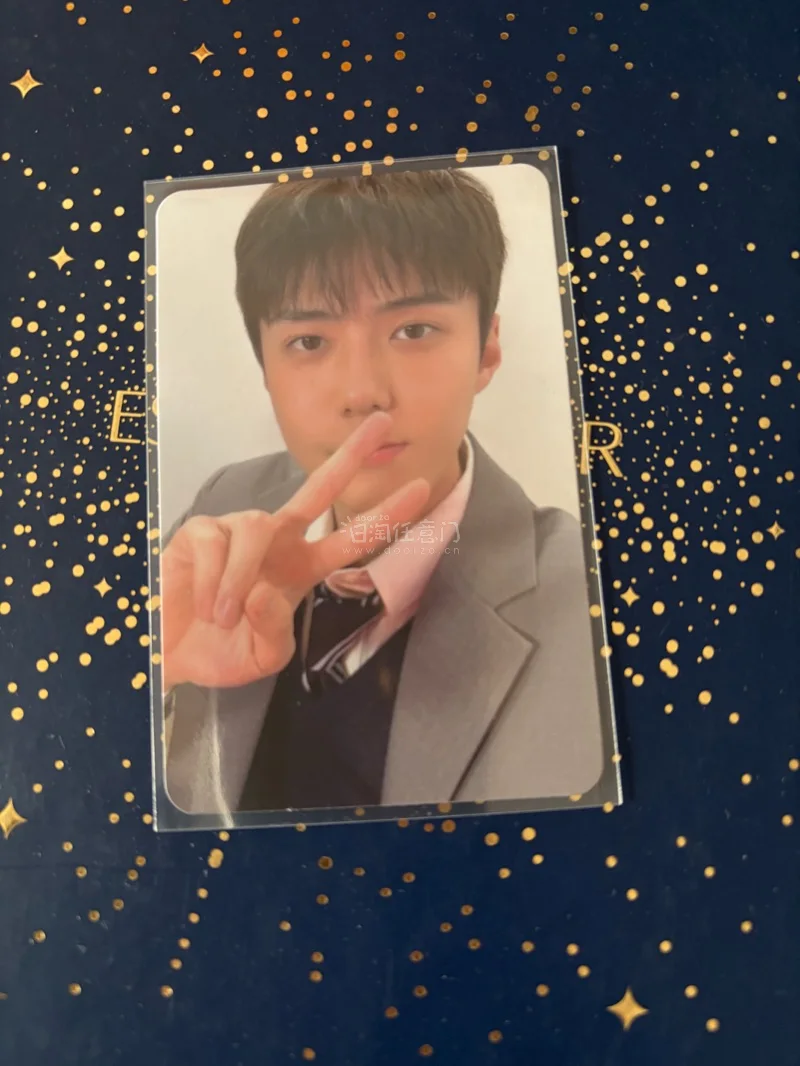 四月的到啦，来开箱啦，这次切了一些纸片子，都是很好看的小卡，开心！包装很给力，夸夸，速度也特别的快，几天就到手里了。多来点积分活动吧，继续买买买。