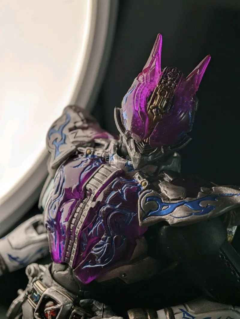 挖煤姬春日好物分享，这次在平台入手了sic的假面骑士。整体做工精致，细节还原度很高，春日出游时带着它拍照很合适，摆放在手边也很有氛围感，是很满意的一件小藏品。
�包装用的是任意门纸箱，内部还加了缓冲泡膜，全程保护到位，完好无损收到。