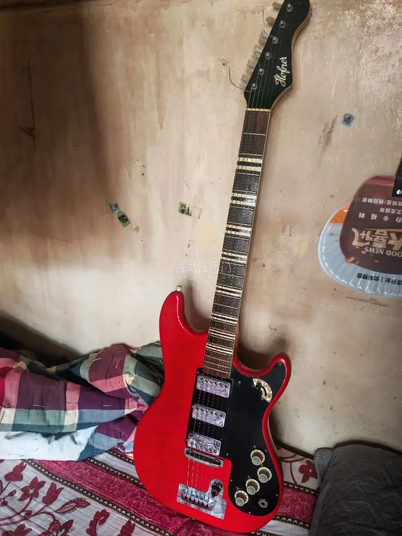 终于到了，又到了一把非常喜欢的电吉他，从购物到发货再到收货就花费了差不多两周左右的时间真的非常快，购物体验也很好