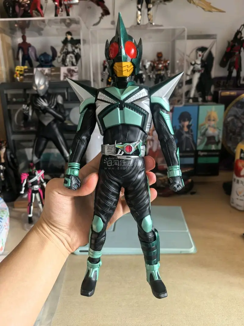 这次分享的是挖煤姬上买到的一款rah假面骑士踢蝗，出自假面骑士甲斗，成色很好，很喜欢！挖煤姬使用方便，快递打包给力，会继续支持挖煤姬！