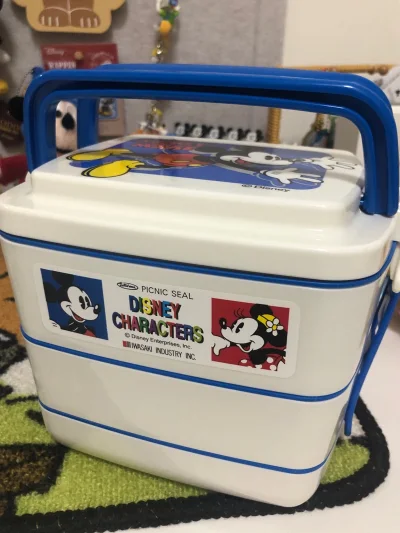 这次到了一批米奇的小周边，都是到了一些功能性实用的小物件，成色和卖家一致叙述都很不错，价格也都还可以，物流也很快