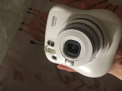 通过挖煤姬，买到了超完美的富士mini25，成色超棒，跟全新的几乎没有区别。买过很多个mini25了，因为太喜欢mini25的出片和外形。

它小巧可爱，重量只有270多克，拿在手里很轻盈，很适合带出门拍拍拍。mini25采用双快门设计，横拍竖拍都方便。

开机默认...通过挖煤姬，买到了超完美的富士mini25，成色超棒，跟全新的几乎没有区别。买过很多个mini25了，因为太喜欢mini25的出片和外形。

它小巧可爱，重量只有270多克，拿在手里很轻盈，很适合带出门拍拍拍。mini25采用双快门设计，