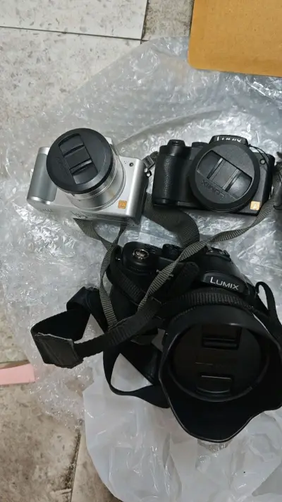 包装很严实，物流速度也算快，这次走的船运，并且机子看起来成色都很新，整体很满意。很喜欢胶片机和数码相机。


