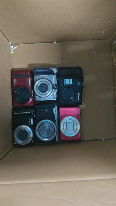 海淘了很多自己喜欢的ccd，很喜欢这个成色以及外观。物流也算很快，并且包装的真的很完善，很精美。价格也比国内实惠。