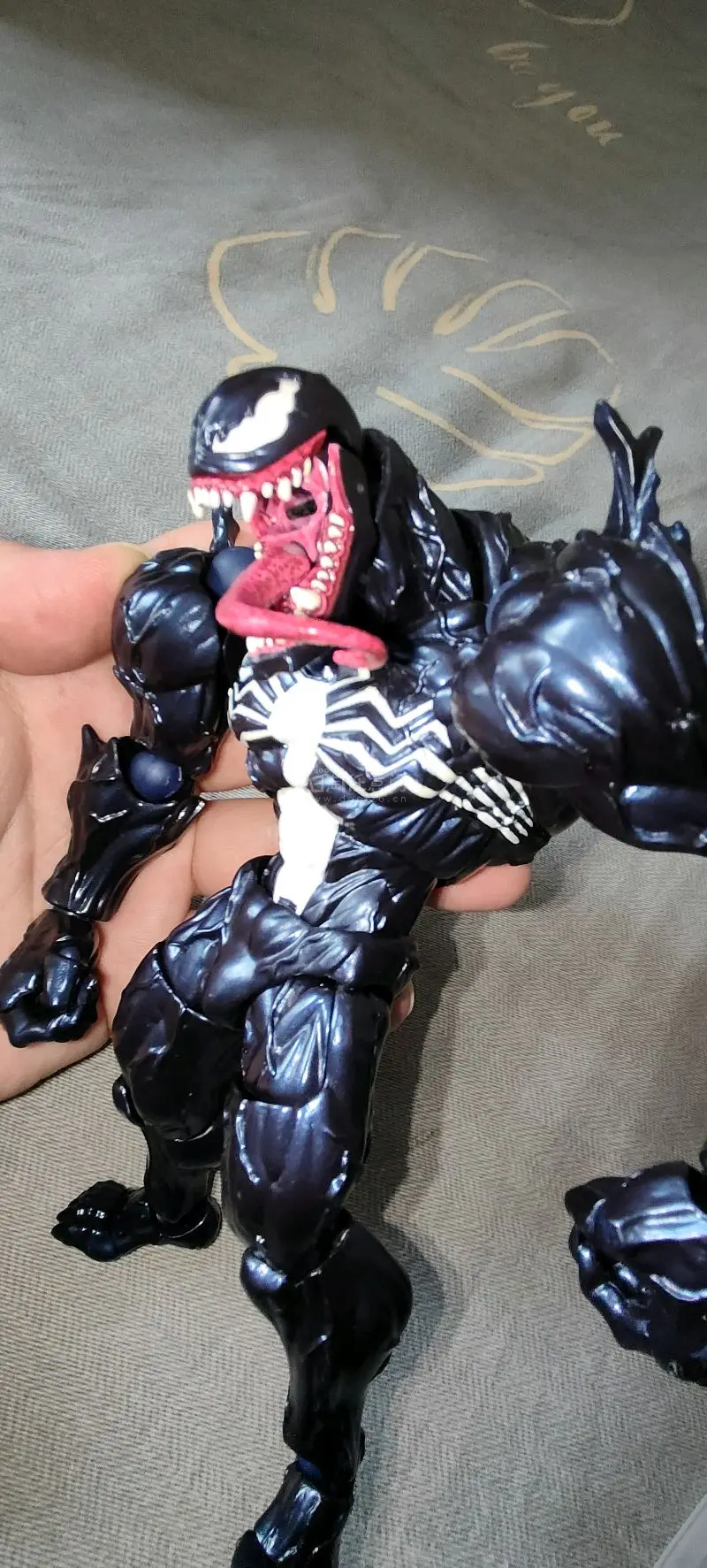 这次购物体验不错，包装扎实可靠，物流速度快。玩具成色不错，可动好，动作非常有张力，用上优惠券，价格也非常划算，一次不错的海淘体验