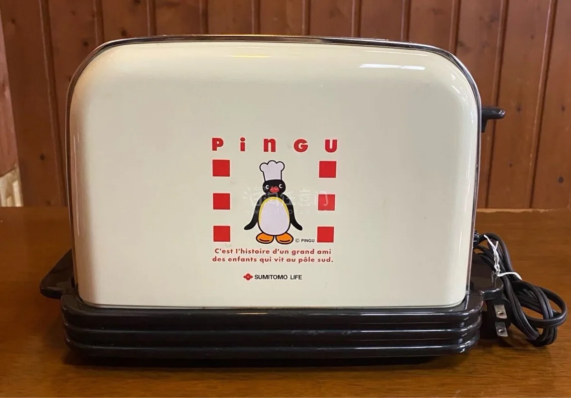 这次在挖煤姬入手的Pingu周边真的太惊喜了！从日本漂洋过海过来，全程物流信息透明，更新得特别及时，完全不用瞎担心。

最要夸的就是包装！泡泡纸裹得严严实实，连烤面包机这种大件都被保护得好好的，一点磕碰划痕都没有，水壶和杯子也完好无损，看得出打包小哥超用心。

速度...这次在挖煤姬入手的Pingu周边真的太惊喜了！从日本漂洋过海过来，全程物流信息透明，更新得特别及时，完全不用瞎担心。 最要夸的就是包装！泡泡纸裹得严严实实，连烤面包机这种大件都被保护得好好的，一点磕碰划痕都没有，水壶和杯子也完好无损，看得