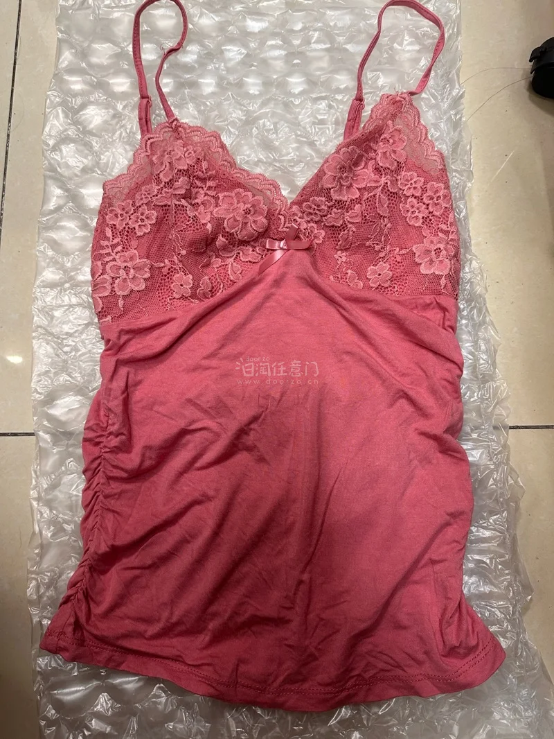 这次在挖煤姬上海淘到了几件在春季可以穿作内搭的漂亮衣服，颜色很鲜艳，适合春天 使用过挖煤姬很多次了，这次和往常一样打包得很好，物流速度很快，价格也实惠，总之这次购物体验很好


