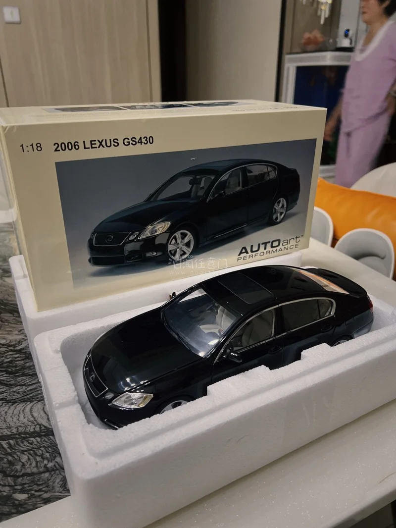Autoart 1/18 GS430，少有的黑色，价格也合适，算是捡了个小漏吧，快递时效20天，也挺不错的，没有运损
