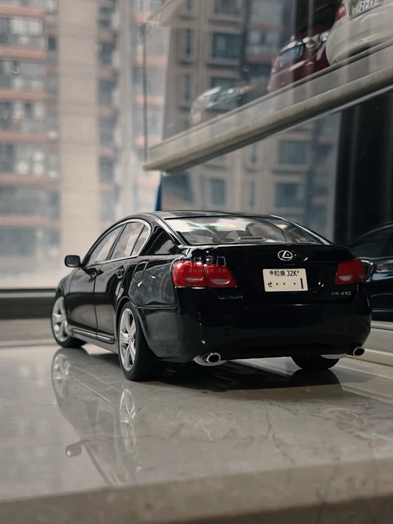 Autoart 1/18 GS430，少有的黑色，价格也合适，算是捡了个小漏吧，快递时效20天，也挺不错的，没有运损