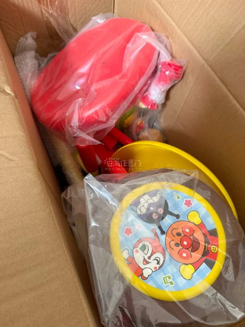 可爱，的三轮车，孩子特别喜欢，超级新，全新！收到特别开心！！！很好玩，孩子超级喜欢，特别开心，以后还会继续购物