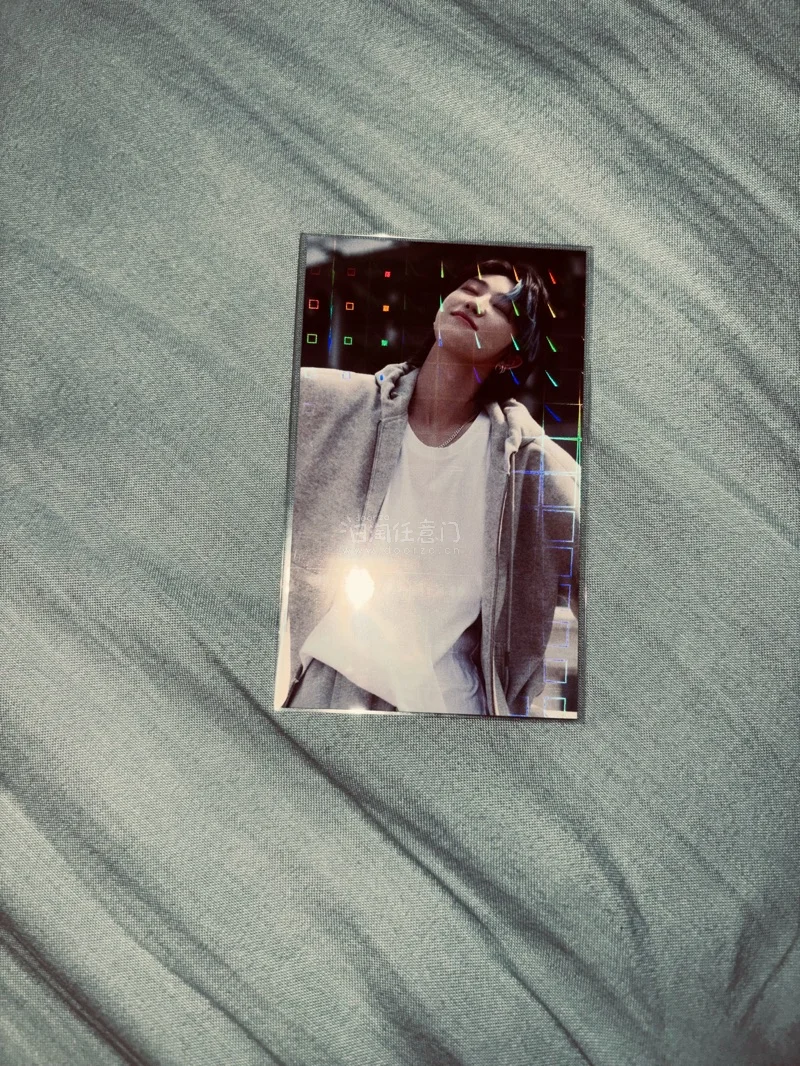 购买了两张小卡，体验很好。
物流快速，随时可以查看到进度，包装严实，到手状态非常好没有任何问题，全程十分省心。