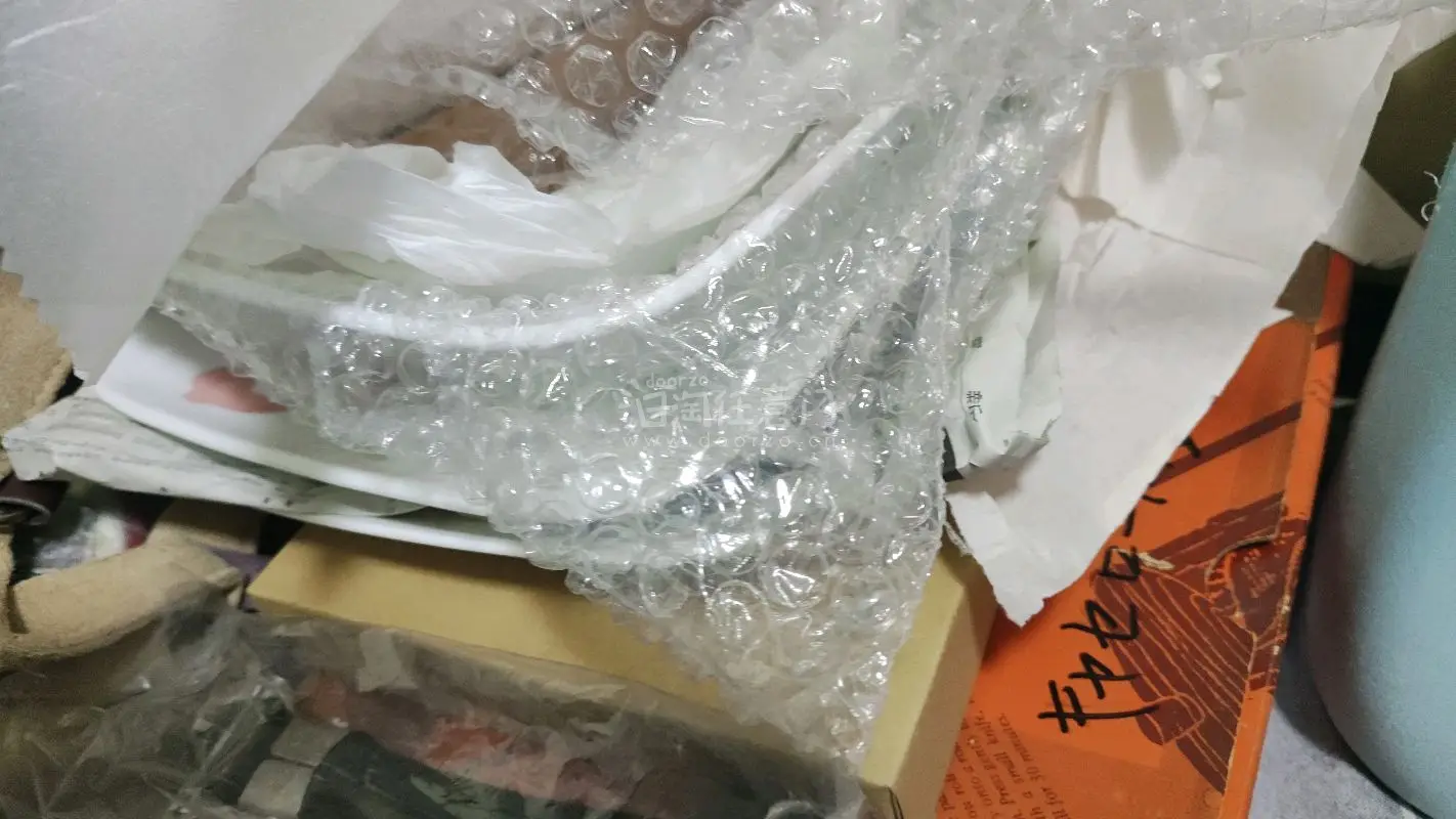 挖煤姬这是第一次尝试海运，虽然旅途遥远，时间漫长，但是收到每个不同地方的货物，不同的货物卖家都是从内部打包的很完美，很厚实。包括箱子外部打包很好也非常干净，所以这次体验买货非常愉快。


