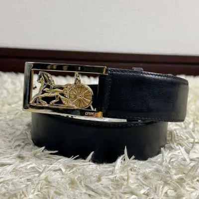 终于收到了在挖煤姬蹲到的梦中情带！✨四月购物分享虽迟但到！
这条中古腰带真的太让我惊喜了，实物比图片还要有质感。不得不说，挖煤姬真的很好逛，不管是下单的速度，还是便捷程度都让我非常满意，物流也比预期快很多，包装也很完整，千里迢迢送过来一点划痕都没有。
现在的快乐源泉...终于收到了在挖煤姬蹲到的梦中情带！✨四月购物分享虽迟但到！
这条中古腰带真的太让我惊喜了，实物比图片还要有质感。不得不说，挖煤姬真的很好逛，不管是下单的速度，还是便捷程度都让我非常满意，物流也比预期快很多，包装也很完整，千里迢迢送过来一点