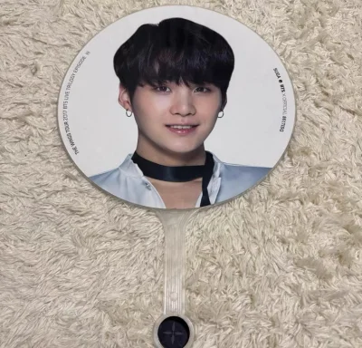 特别喜欢这次的团的场周，啊啊啊还有很多大王扇很开心，很喜欢，会一直从挖煤姬购买物品，速度还行，走的海运，虽然有点慢，也还可以接受