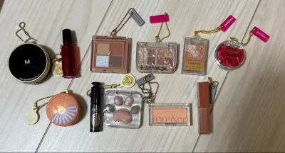 这次购买了一些万代的微缩食玩，微缩化妆品，卖家包装的都很仔细，食玩种类很丰富，都是自己很喜欢的食玩，还有好多稀有款爱了爱了！快递速度也是很快！好评！