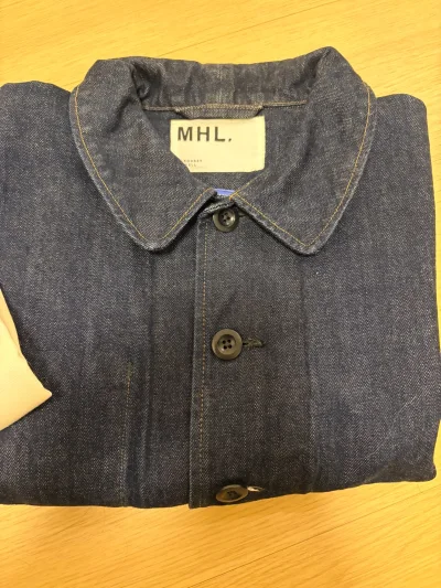 非常喜欢这次淘到的两件外套，质量和版型都是非常的好，Margaret Howell就是要买副线的丹宁呀！十分喜欢！