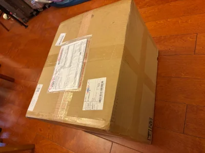 合单的EMS快递到货了 

打包盒子很好 里面的盒况也挺不错

合单的运费价格还是比较实惠的 打包的很节约空间

速度也是依旧很快 很满意