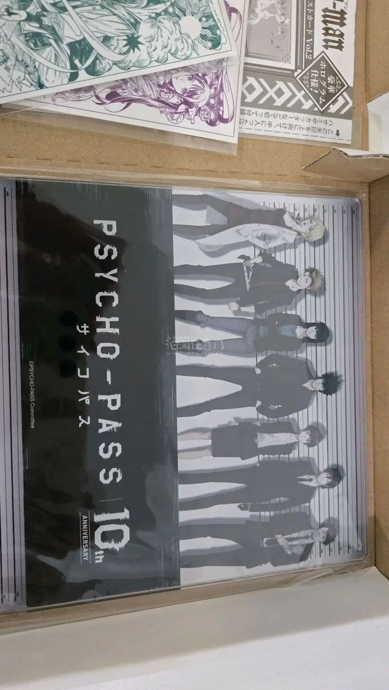 收到了四月初的第一个包裹！每一样东西都安全的送到了家中，购买了一些亚克力挂件，亚克力立牌，还有一些小卡片。每一个都包装的很好，很完美的到手了。