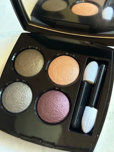 这次走的是EM S，速度很快，出境之后基本七天就能到指定位置，还是蛮快的 平台也是有保障的，信息更新得比较及时 很多好看的颜色在挖煤姬都能找到?


