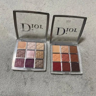 这次拿到手真的惊讶我了，比图片里看到的还要好 也算是一次小惊喜了 选择保留原始包装，但是挖煤姬工作人员也还是送了张泡沫?垫子，很细心谢谢☺️ 



