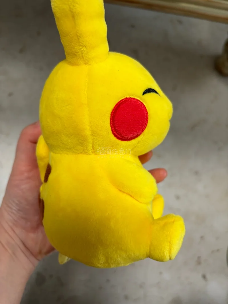 这次买到了很喜欢的皮卡丘毛绒摆件。选的EPL没多久就到了，比海运要快很多，速度还是非常可以的，运费会比海运高一点点但更快拿到。挖煤姬的打包很靠谱，包装是可以的，打包后的箱子大小不会很大。



