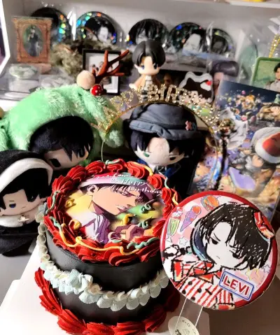 不知不觉已经在挖煤姬切第三次了，感觉对购买和物流设置已经有所熟悉，用ems划算且速度快。这次的物品仍然是进击的巨人和chiikawa，在煤炉切好价特别方便，比国内货物多元。立马就拿来排生日照了