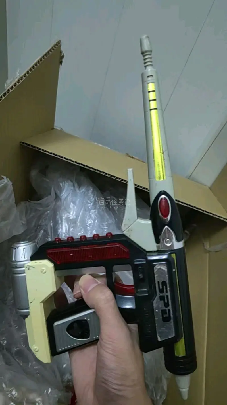 价格实惠，打包严实，包装好，里面有老物件，99年的救急战队生命生命鸟，还有04年特搜战队的枪和其他东西，下次继续购。