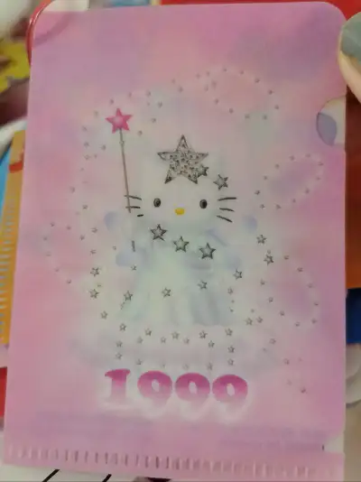 Kitty海淘小方贴纸太可爱了。但是也是比较难遇到。每次拼手速啊。开心我买到了。希望更多好物分享感谢。