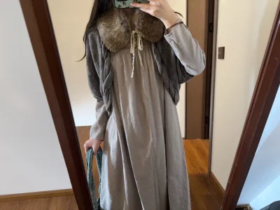 太喜欢挖煤姬啦！淘来的每件衣服都非常好看特别，购物也不复杂，发货快、审核快，到手也就一周左右的时间！推荐推荐