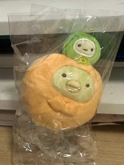 萌萌的角落生物绿鹅和炸猪排到家！依旧很期待的拆开包裹中…真是屡切不爽啊，还有别的货物在路上期待ing…… 


