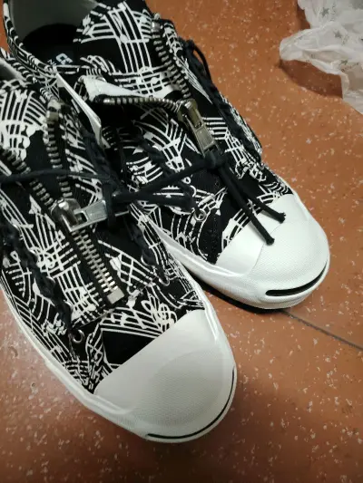 NN 宫下贵裕和converse的早期联名款，采用了音乐五线谱元素，很有意思也很有个性，也是很久以前的老货了。