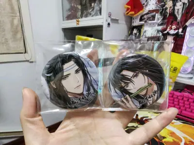 铛铛铛，这次是魔道祖师的cd盘，直接切了一个上下大全套cd，分开两次ems邮寄的，因为怕一次超过2000不能过海关，就选择了拆分服务，真的是很方便，里面有我最喜欢的鹊桥亚克力板子，还有吹笛吧唧，好美啊