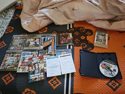 这次通过挖煤姬海淘GTA系列PS/PS2游戏光盘的体验真的太赞了！卖家包装都非常用心，光盘和盒体都完好无损，没有划痕、压痕，品相完全符合商品描述，部分还附带了地图等原装配件，收藏感拉满。物流时效也超出预期，合单发货后清关顺利，全程物流可追踪，到手时间比预想的快很多。...这次通过挖煤姬海淘GTA系列PS/PS2游戏光盘的体验真的太赞了！卖家包装都非常用心，光盘和盒体都完好无损，没有划痕、压痕，品相完全符合商品描述，部分还附带了地图等原装配件，收藏感拉满。物流时效也超出预期，合单发货后清关顺利，全程物流可追