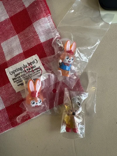 挖煤姬太靠谱！这套手绘陶瓷小动物摆件品相超赞，手工质感满满，打包严实无磕碰，物流清关顺畅，全程省心，超满意！