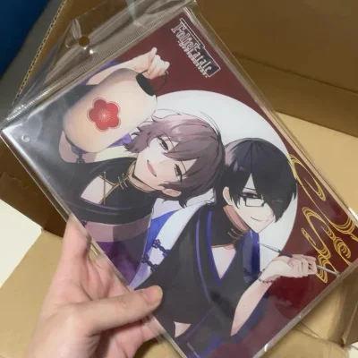 挖煤姬好物分享。切煤的立牌终于到了，颜值十分美丽！超级精致哇，特别适合摆在柜子里
打包依旧严谨，非常nice，没选额外的加固服务，除了本体有泡泡膜保护，顶上还放了一层泡泡 咋这么好呢！