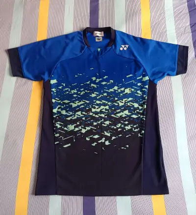 首先绝版这么久的大赛服还能出现，真的让我非常开心，其次衣服成色也不错，可以说几乎无瑕疵
整个购物过程很顺畅，没什么需要操心的地方，平台下单迅速，包装也非常扎实